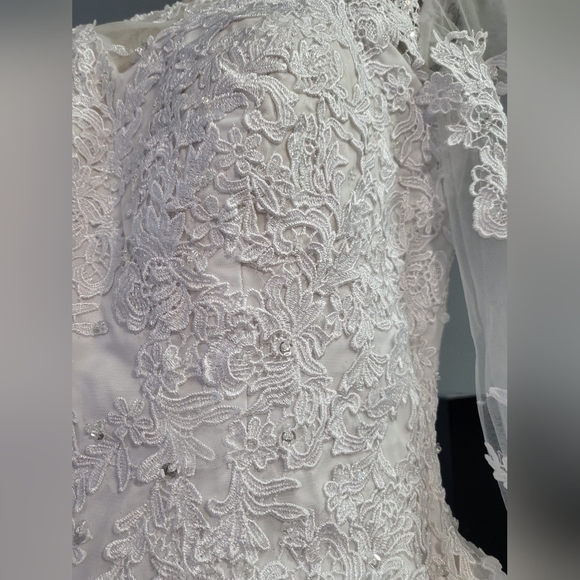 Rhinestone Wedding dress - Picture 5 of 16